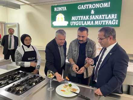 Rektör Yardımcımız Prof. Dr. Ahmet Tuğrul Polat'ın Uygulama Mutfağı Ziyareti